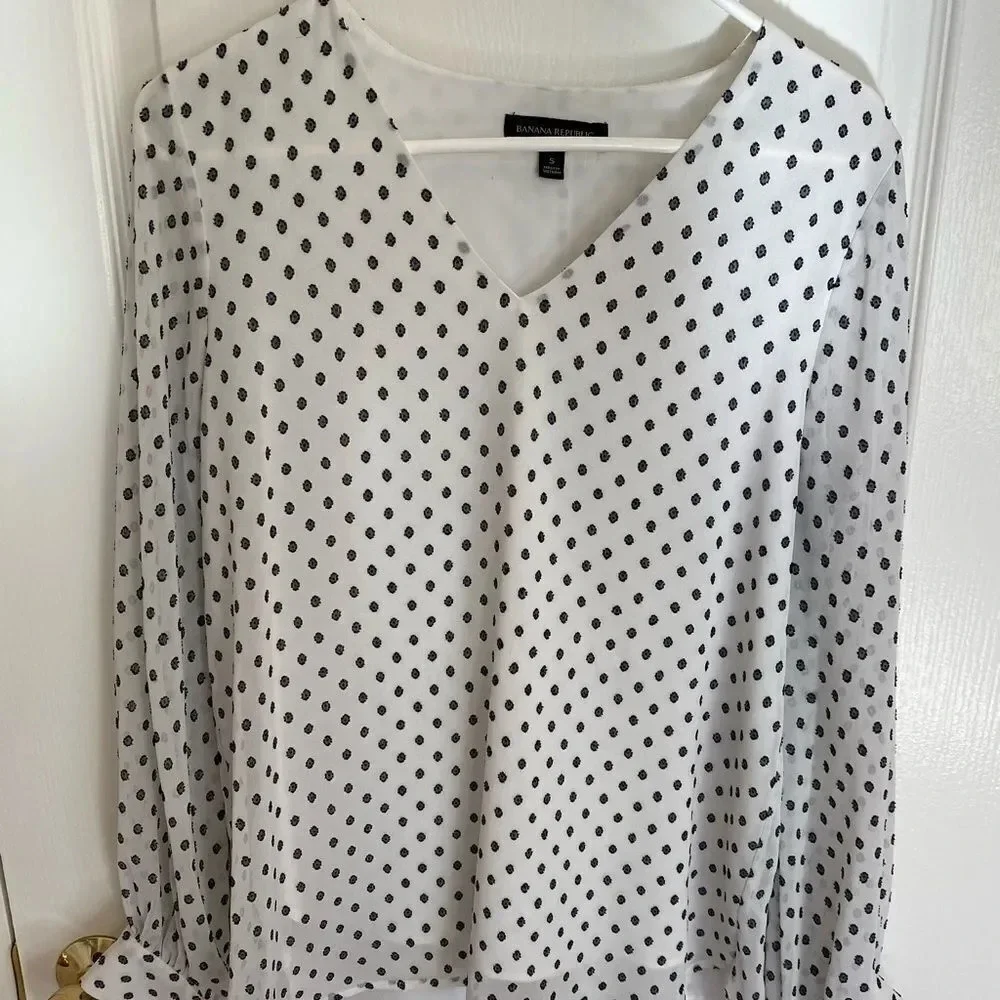 Banana Republic Women’s Polka Dot Blouse - Picture 6 of 10